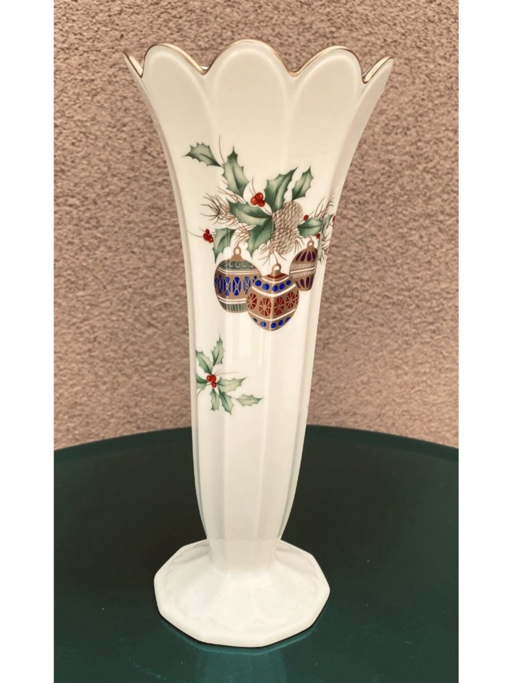Mikasa Vintage Christmas Spirit 9 Inch Bone China Tapered Vase B2098